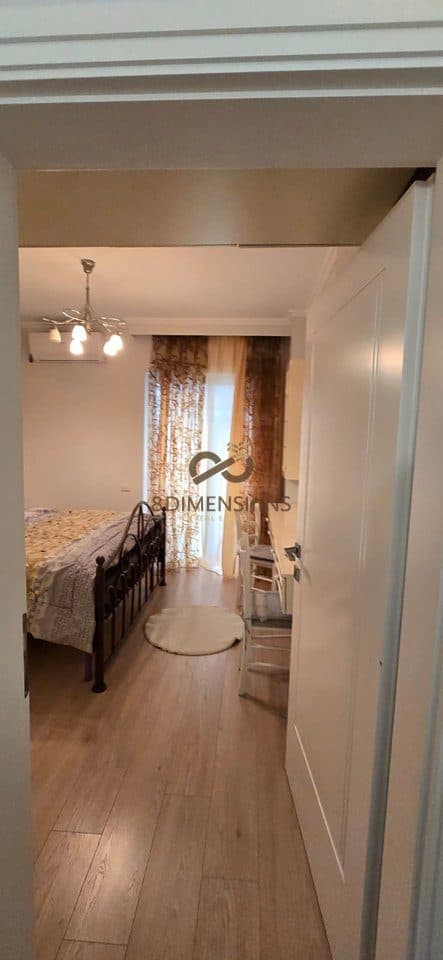 Jepet me qera kati i pare i nje vile luksoze 3 kateshe tek Rruga Gjon Mili- Bulevardi i Ri D8242A-54 4