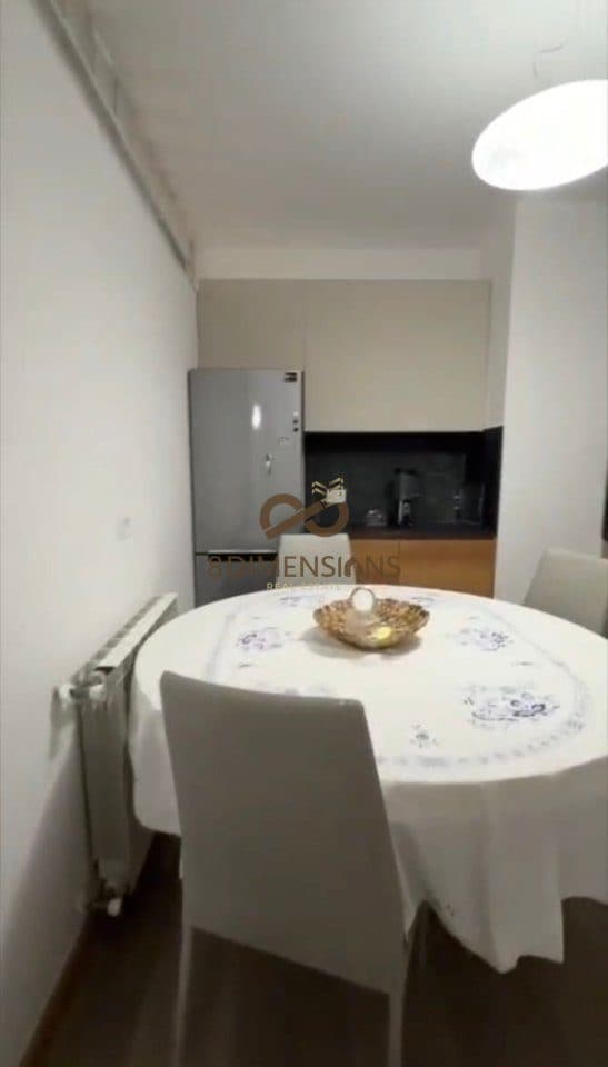 Jepet me qera Apartament 2+1 te Rruga Sales (D8242A-102) 3