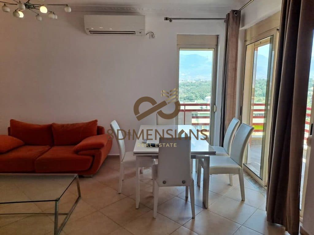 Apartament ne shitje 2+1+ 2 Ballkone tek Liqeni i Thate, Ne Rrugen Peti (ID D8142A4) 2