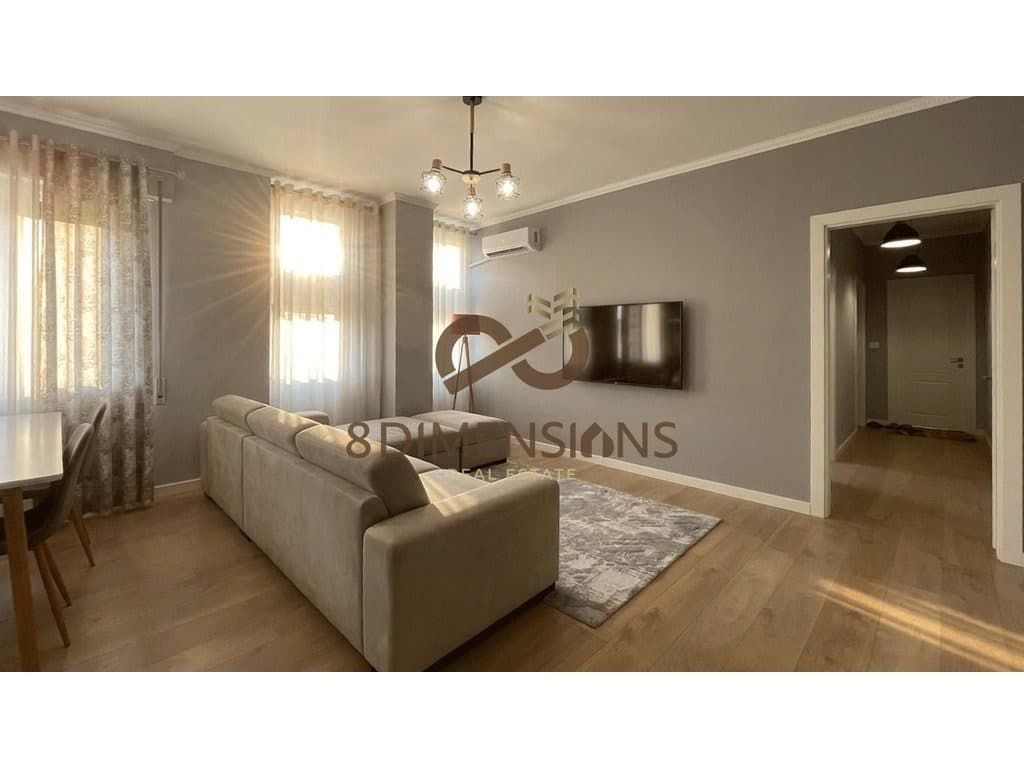 Jepet me qera Apartamemt 1+1, me siperfaqe 60 m2 ne 5 Maj, prane Shkolles Sevasti Qiriazi D8241A-263