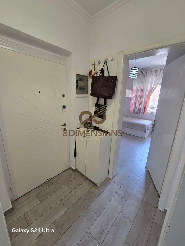 Apartament 2+1+2 Ballkone tek ish Stacioni Trenit - prane Mullirit te Vjeter D8242A-270 4