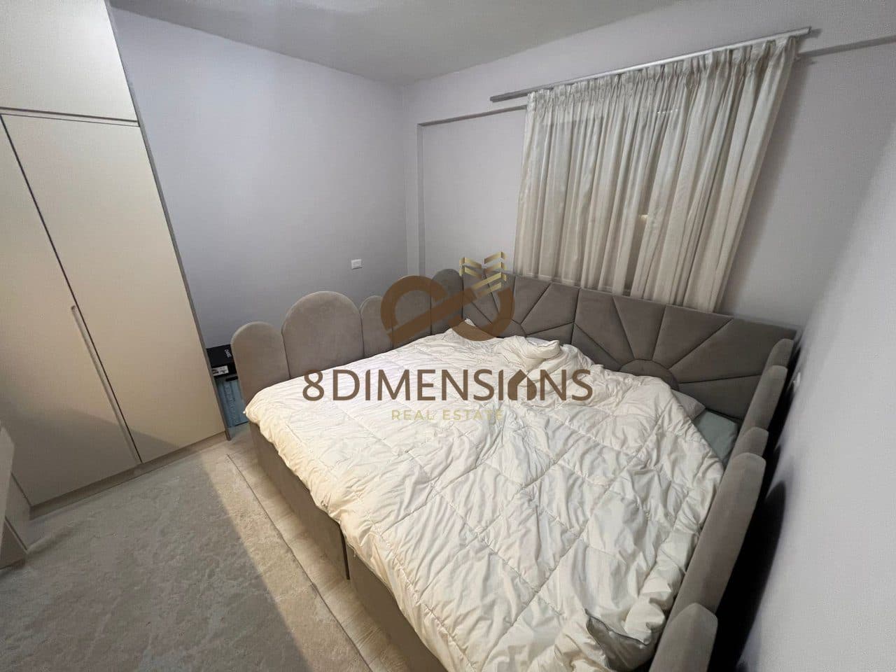 Jepet me qera apartament 1+1 ne katin e pare te nje vile tre kateshe ne rrugen Mihal Grameno (D8241Z-31) 4