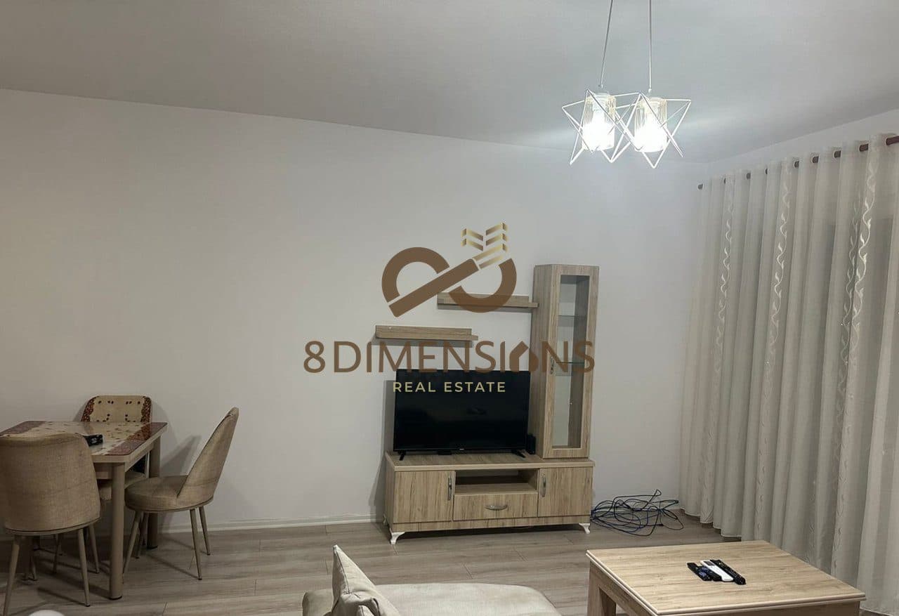 Jepet me qera shtepi 2+1 ne katin e pare te nje vile tek Bulevardi Zogu I (ID D8242A-231) 2