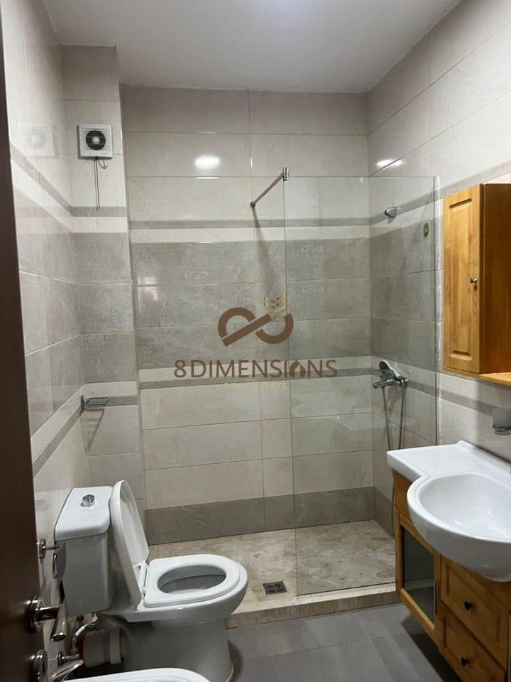 Apartament 2+1 + Ballkon me qera prane Spitalit Amerikan 3 3