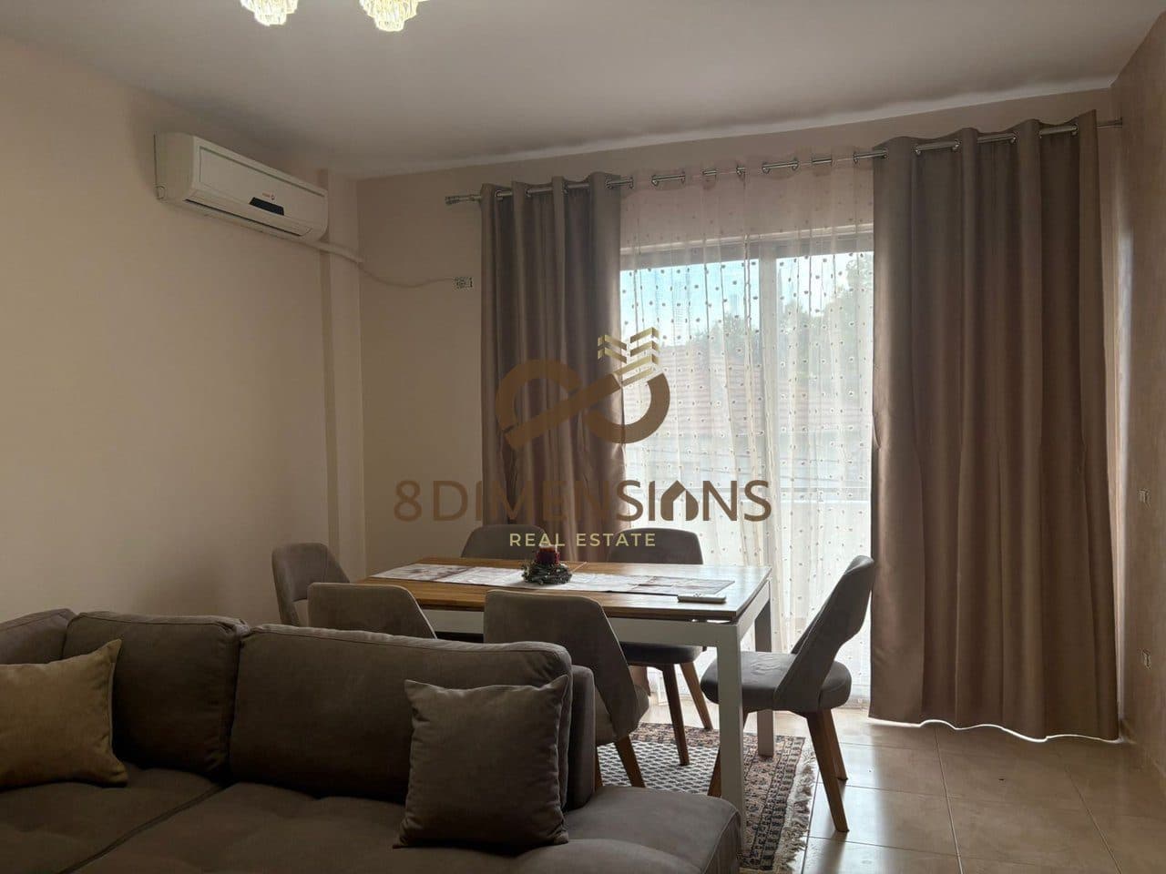 Jepet me qera 2+1 apartament tek rr.Elbasanit D8242A-154 3