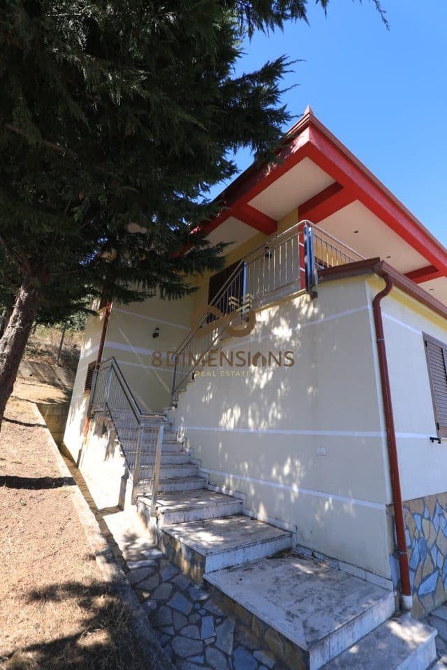 OKAZION!!! Shitet Hotel 2 kate ne Pogradec, prane Bar Restorant Victoria 250,000 EUR D813A-1 3