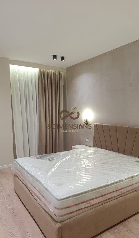 Jepet me qera shtepi 2+1 ne katin e pare te nje vile tek Bulevardi Zogu I (ID D8242A-231) 4