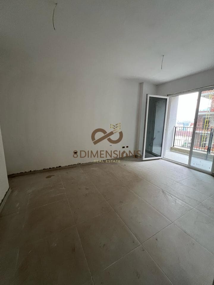 Jepet me qira Kapanon + Zyra ne zonen e Prushit, prane "Primavera" ne (ID D822A-7) 3