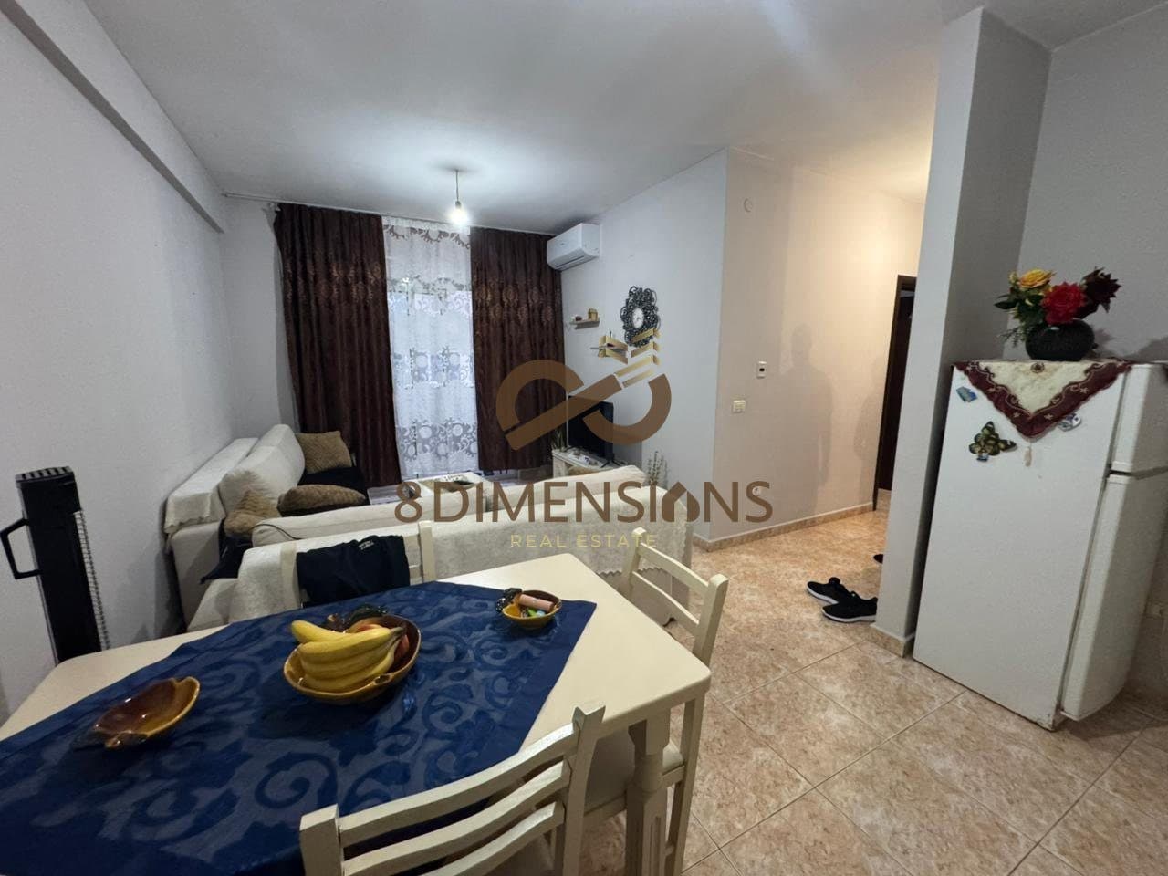 Apartament 2+1+2 Ballkone tek ish Stacioni Trenit - prane Mullirit te Vjeter D8242A-270 3