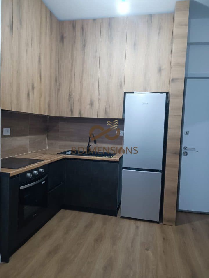 Shiten 2 apartamente tipologji 1+1, të cilat ndodhen në të njëjtën certifikatë pronësie me sipërfaqe totale 90 m²
D8141Z-7 2