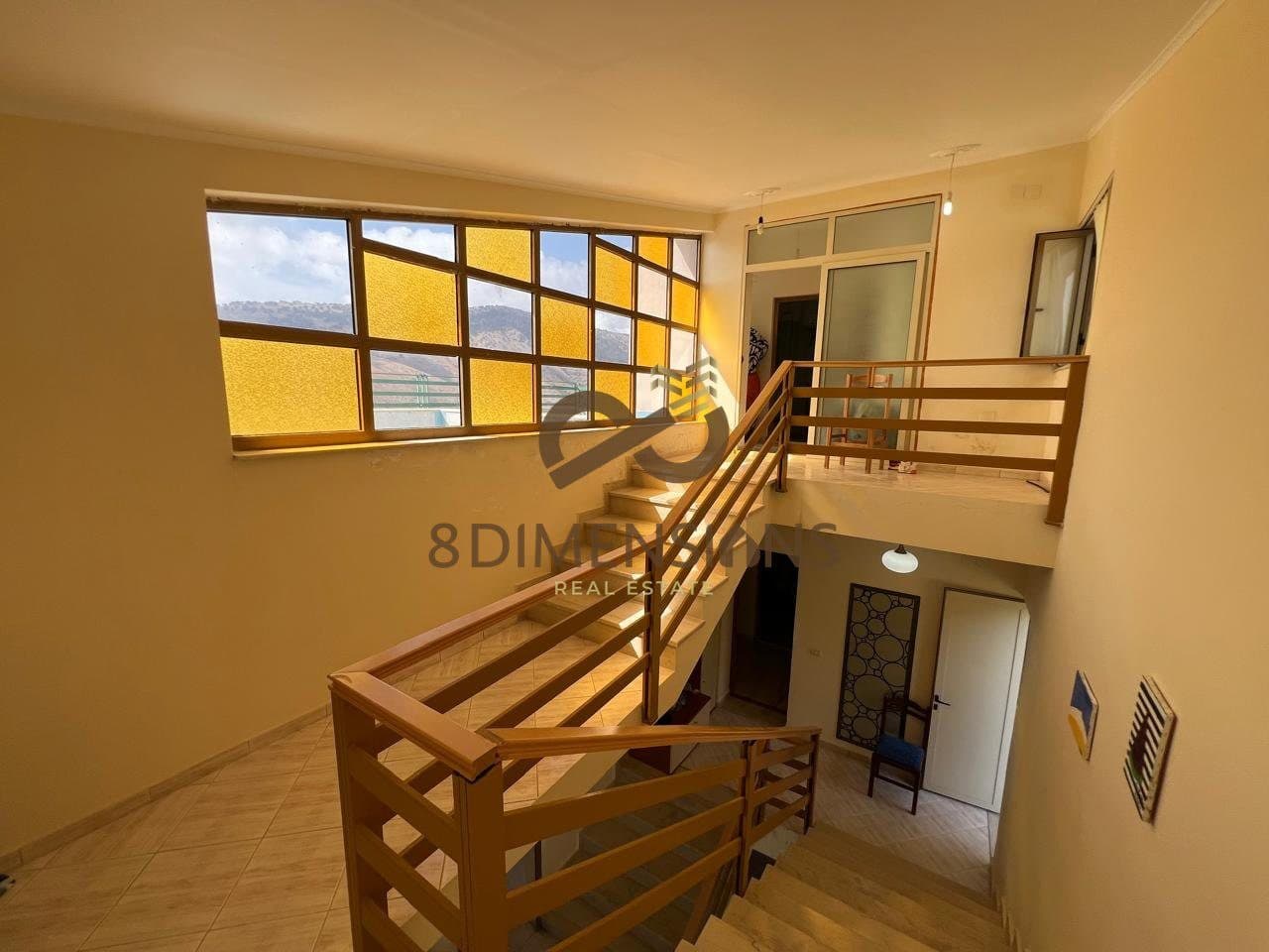 Shitet godinë 5-katëshe në Qeparo, Himarë D819A-1