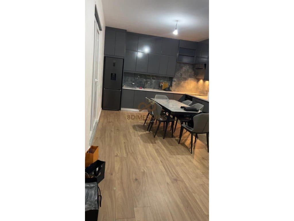 Shitet Apartament 1+1 ne ne Paskuqan prane Shkolla 9-vjeçare "Isa Boletini" me hipoteke (D8141A-79)