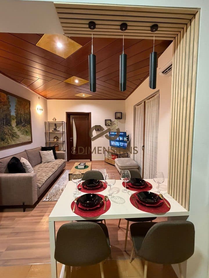 Apartament 2+1 me qera Apartament prane Kolegjit Turk ne Rrugen Jordan Misja ne Tirane( ID D8242A-92 ) 2