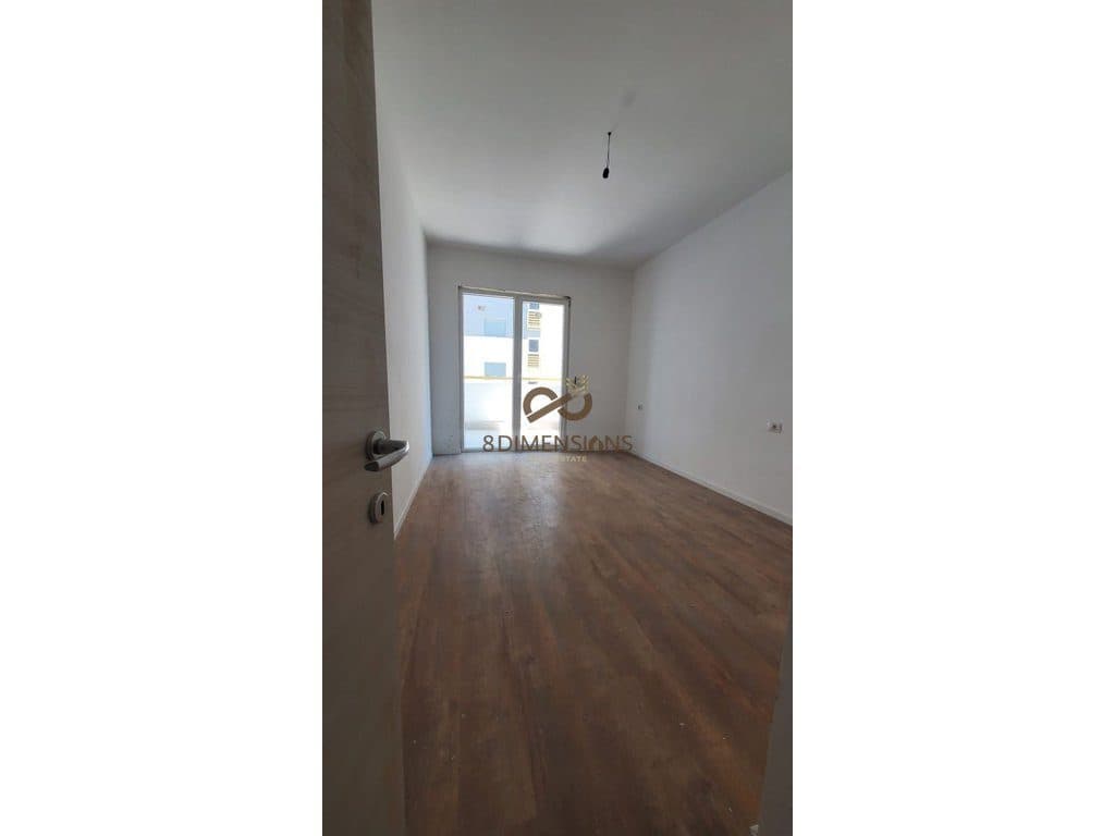 Jepet me qera apartament 1+1+ post parkimi prane Kupoles ne Laprake (D8241A-82)