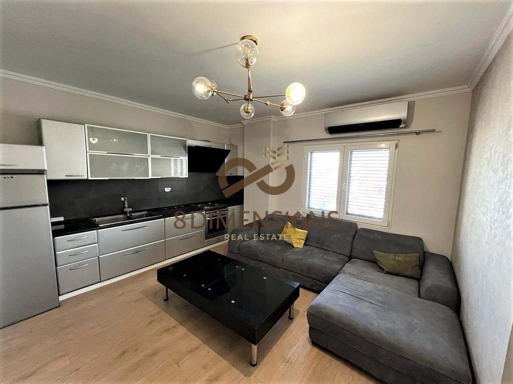 Shitet Apartament 2+1 në Rrugën e Durrësit, pranë Mozaikut të Tiranës. (D8142A-21)