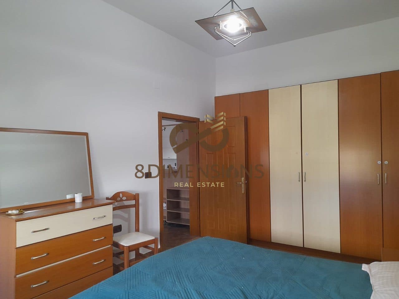 Jepet me qera Apartament 1+1 me kuzhine me vete ne Bllok prane Kafe Roma (D8241Z-39) 4