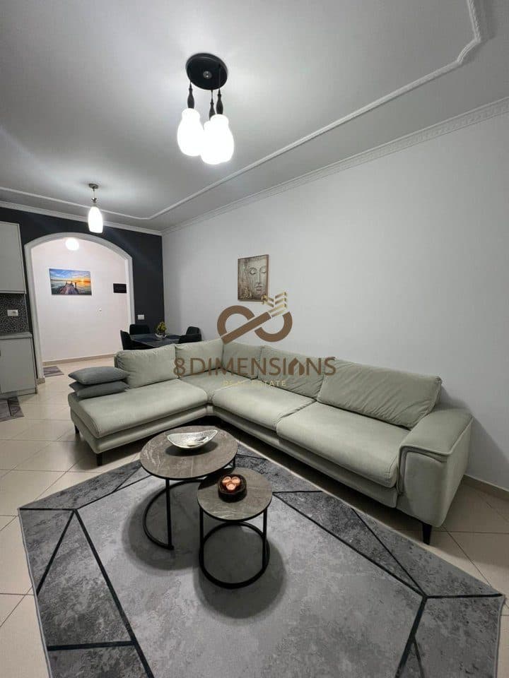 Jepet me qera apartament 2+1, katin e 2-te te nje shtepie private ne zonen e Freskut ne Tirane (ID D8242A-108 ) 4