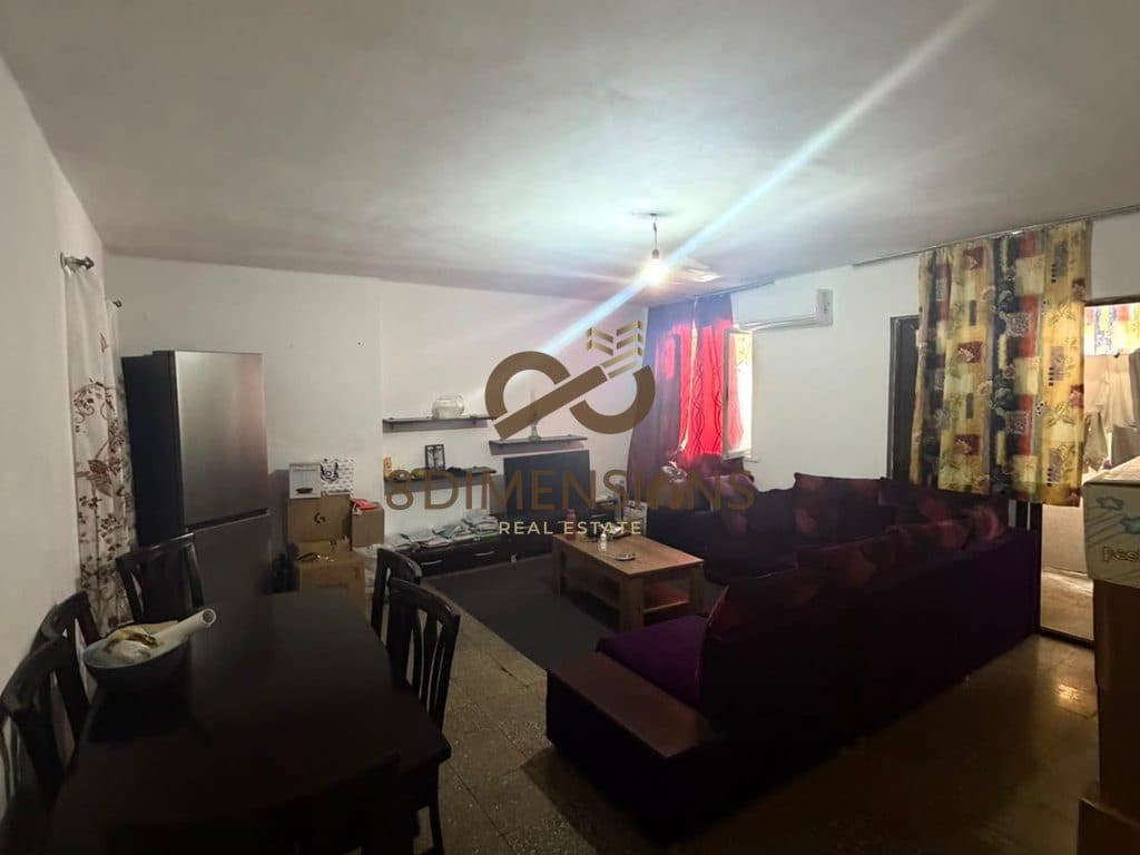 Shitet Apartament 1+1 tek Rruga Myslym Shyri me hipoteke (D8142Z-15) 2