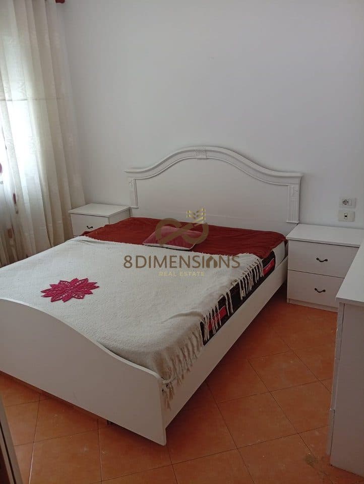 Jepet me qera Apartament 1+1 tek rruga Dervish Hima D8241Z-25 4