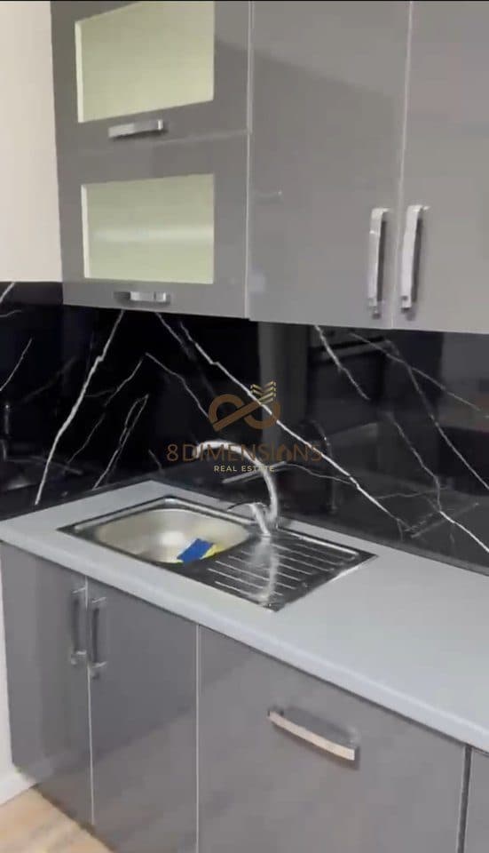 Apartament 2+1 +Ballkon +Post Parkimi ne shitje prane Maternitetit te Ri - Ne nje nder pallatet me cilesore te zones 3