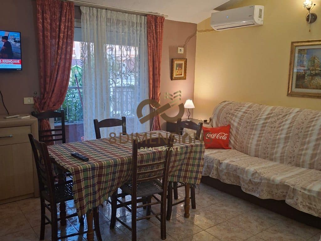 Apartament me qera 2+1 tek Komuna Parisit,prane Kristal Center D8242A-313 3