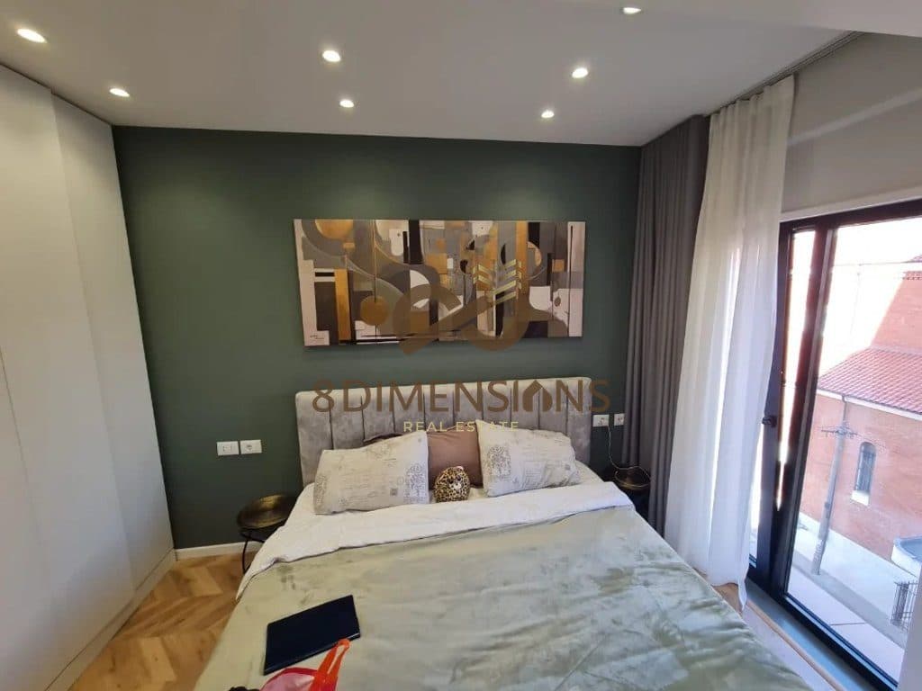 Shitet Apartament 1+1 ne Rruge te Kavajes prane Kishes katolike (D8141A-82) 3
