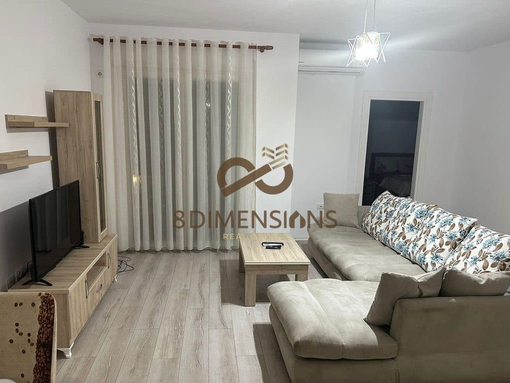 Jepet me qera shtepi 2+1 ne katin e pare te nje vile tek Bulevardi Zogu I (ID D8242A-231)