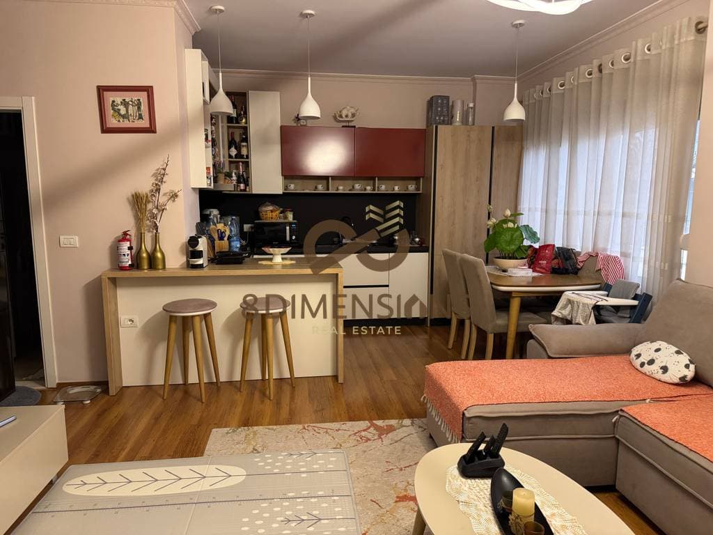 Okazzion!!! Jepet me qera Apartament 1+1 ne Rrugen e Kavajes, prane Xhamise Dine "Hoxha" ne Tirane (ID D8241A-81 )