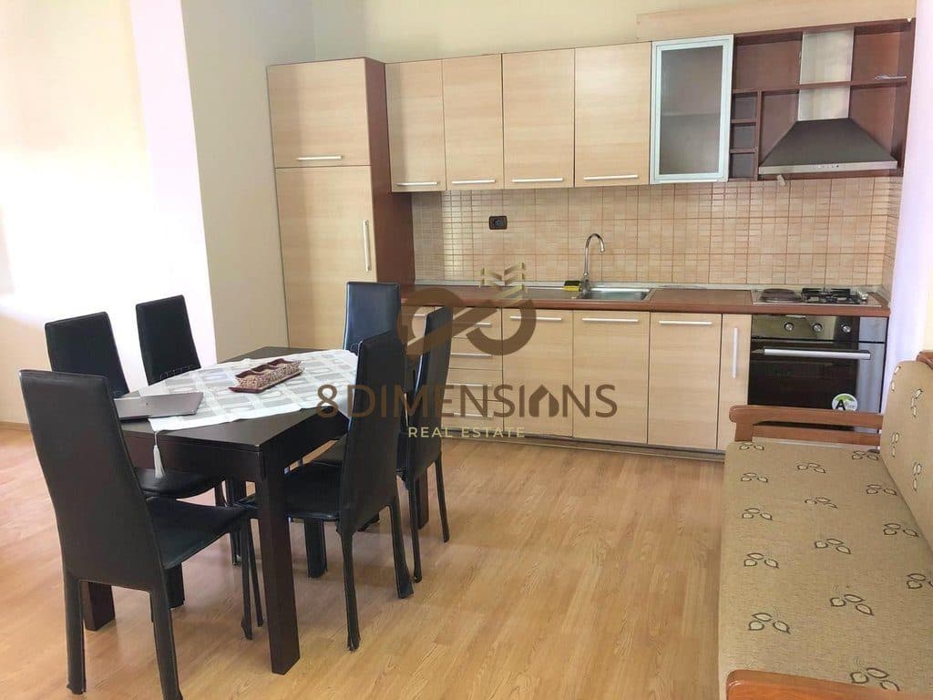 Jepet me qera Apartament 2+1 Te Ish Stacioni Trrenit ne Rrugen Jordan Misja (D8242A-130)