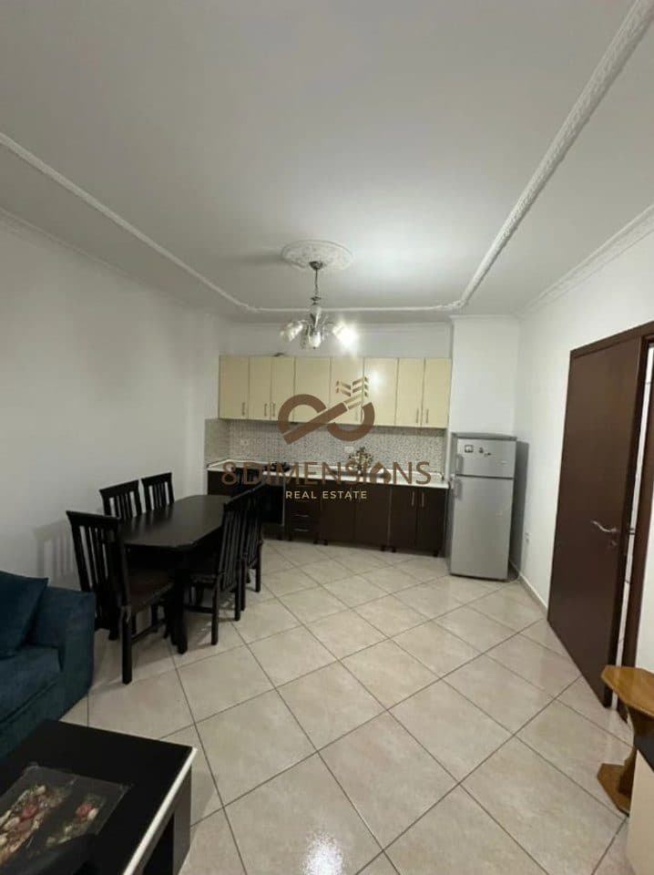 Shitet apartament 2+1 prane Prokurorise Rr. Haxhi Hysen Dalliu (D8142Z-14) 2