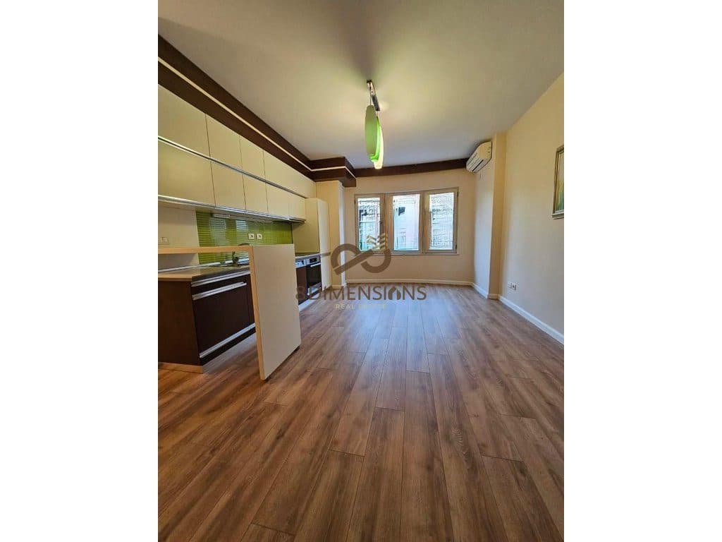 Jepet me qera Apartament 2+1 Te Ish Stacioni Trrenit ne Rrugen Jordan Misja (D8242A-130)