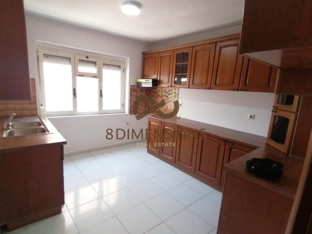 Apartament 2+1 +2 Ballkone me qera tek Komuna e Parisit, Prane Kompleksit Kika I (ID D8242A-136)