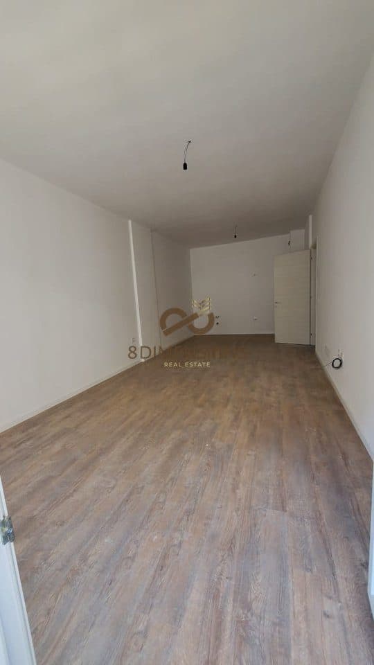 Jepet me qera apartament 1+1+ post parkimi prane Kupoles ne Laprake (D8241A-82) 2