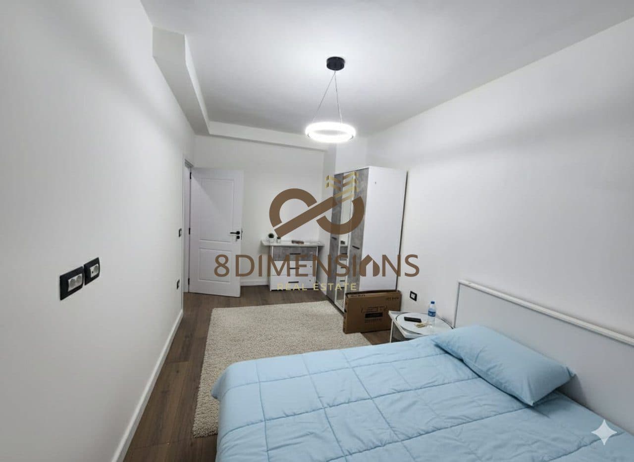 Apartament 1+1 +Verande ne shitje tek Komuna e Parisit, Prane Rrethrrotullimit 4
