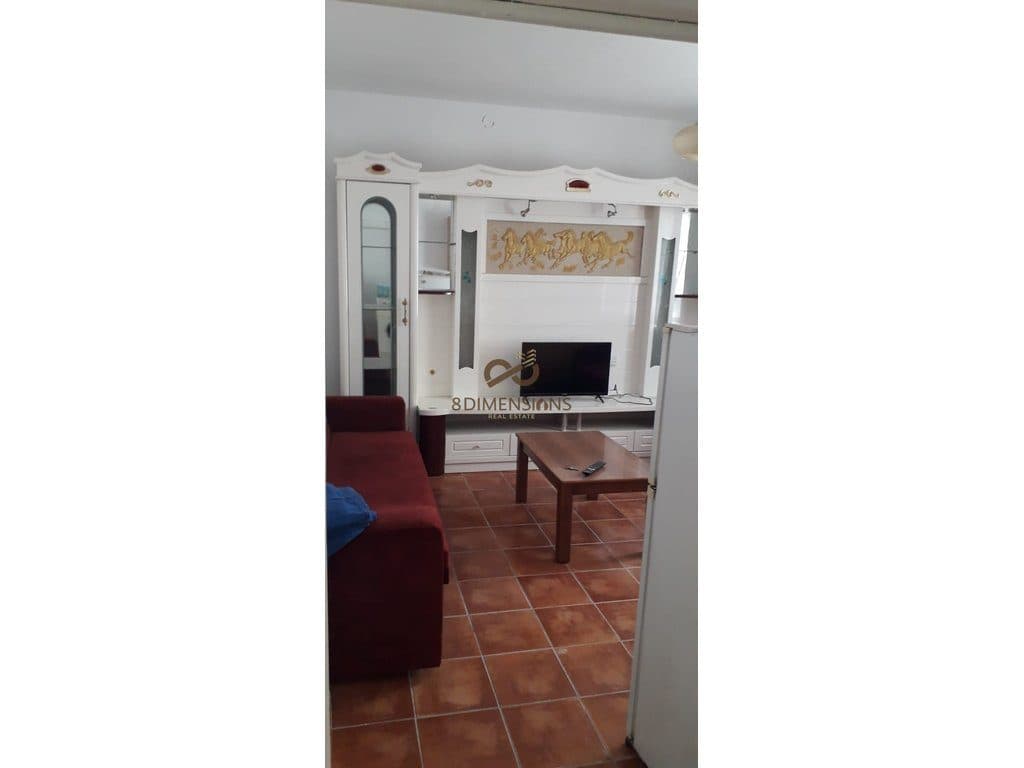 Jepet me qera Apartament 1+1 ne Rrugen e Dibres, prane Shkolles Misto Mame (D8241A-235)