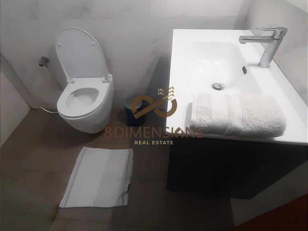 Jepet me qera shtepi private nje kateshe me verande ne Bulevardin Zogu i Pare ne Tirane 4