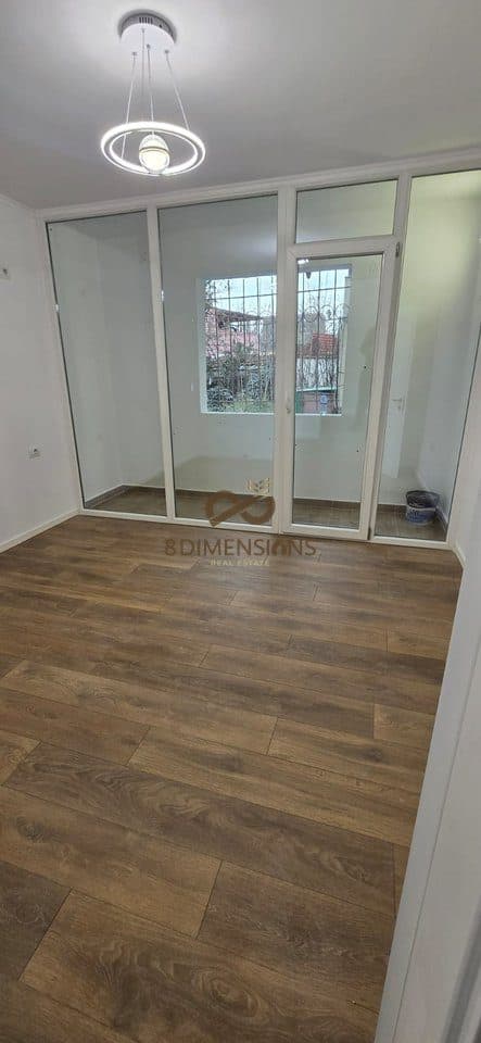Shitet Apartament 1+1 Rruga Ali Demi, ngjitur me shkollën “1 Maj” D8141Z-3 2