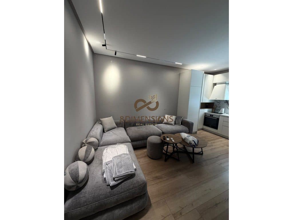 Shitet apartament me 2+1+2 tek Komuna e Parisit prane Ish Keshit (D8142Z-31)