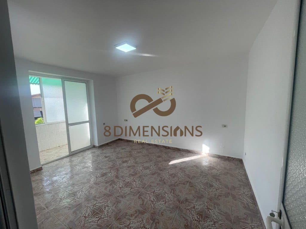 Apartament 2+1 me qera per ZYRE ose Banim - prane Tregut Dinamo,5 Maj D8242Z-30
