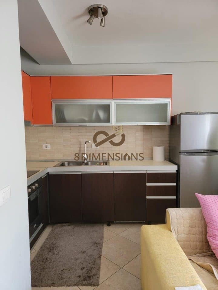 Jepet me qera Apartament 2+1 ne Rrugen e Elbasanit, prane Ambasades Amerikane D8242A-167 3