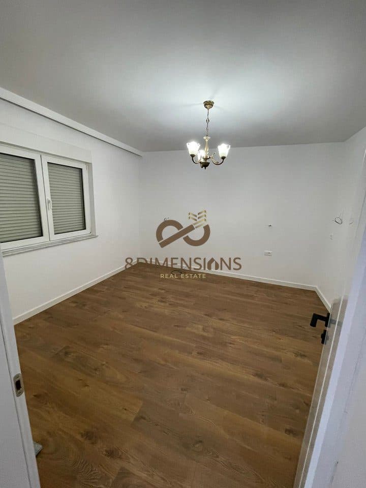 Shitet Apartament 1+1 tek Kodra e Diellit prane Fondacionit Eleonora me siperfaqe ndertimi 50m2 (D8141A-92) 3
