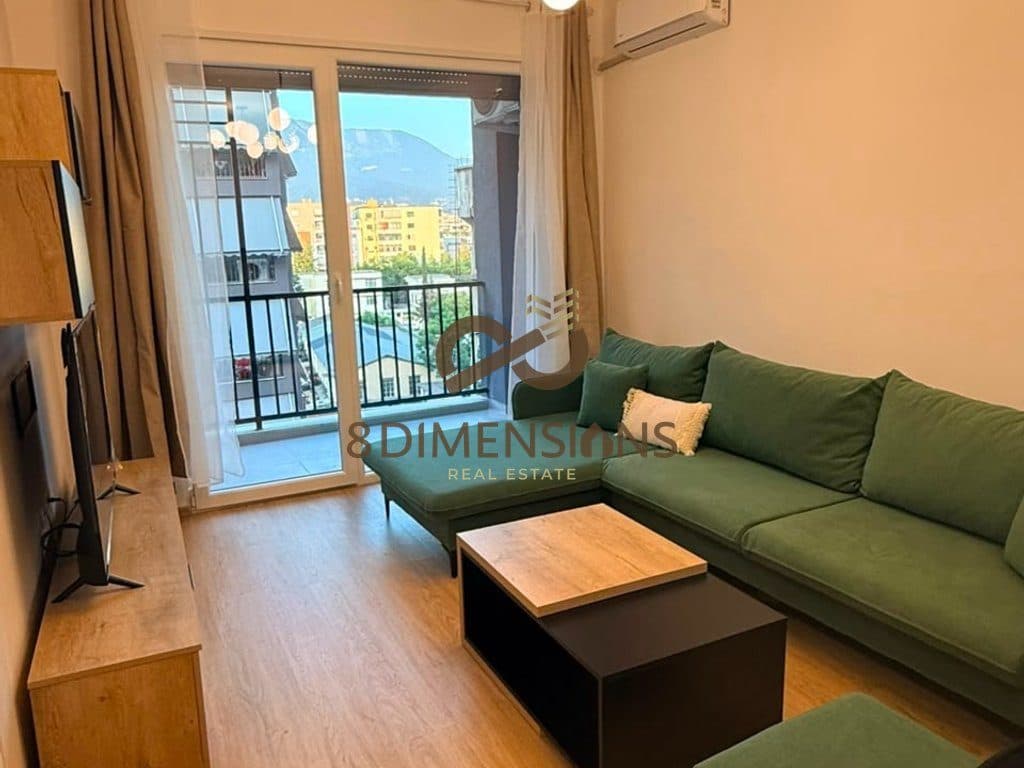 Jepet me qera Apartament 1+1 ne Rrugen 5 Maji (D8241A-240)
