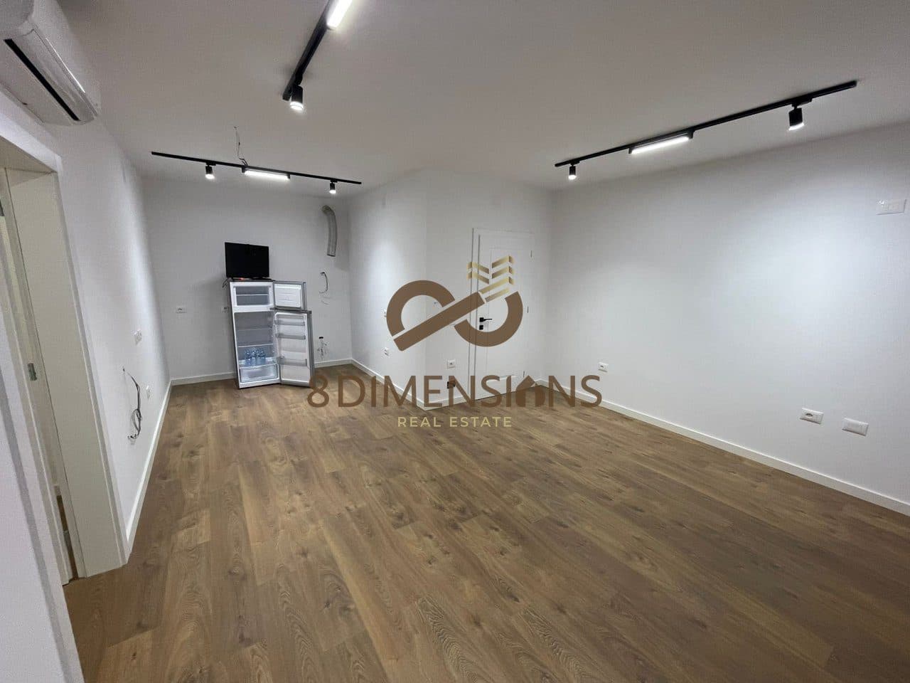 Shitet Apartament 1+1 tek Kodra e Diellit prane Fondacionit Eleonora me siperfaqe ndertimi 50m2 (D8141A-92) 2