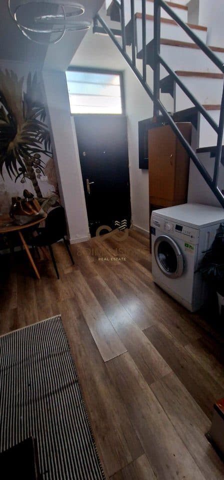 Jepet me Qira Ambient per Klinike ose Biznese te Ngjashme tek Air Albania (ID D828A-36 )