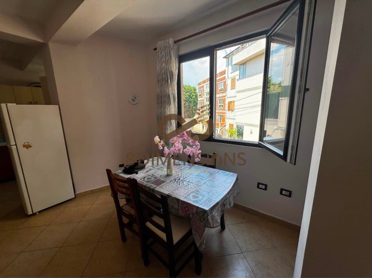 Apartament me qera 2+1 tek rruga Elbasanit - prane Xibraku D8242Z-29 4