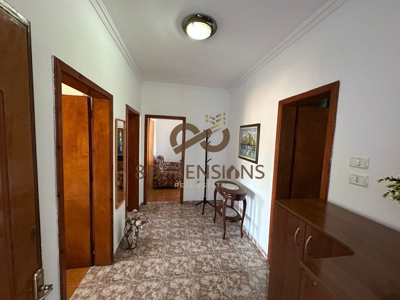 Jepet me qera Apartament 2+1 te Shkolla e kuqe (D8242Z-24) 4
