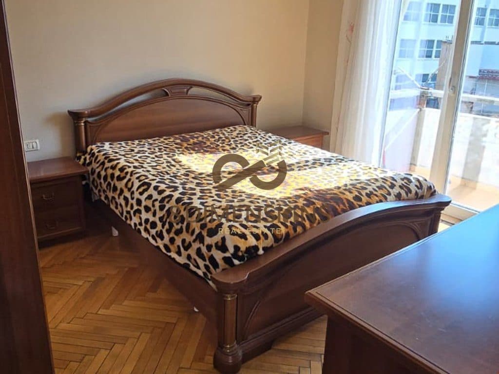 Shitet Apartament 2+1 totalisht i restauruar te Rr. Muhamet Gjollesha pranë Urës Vasil Shanto në Tiranë( D8142A-145 )