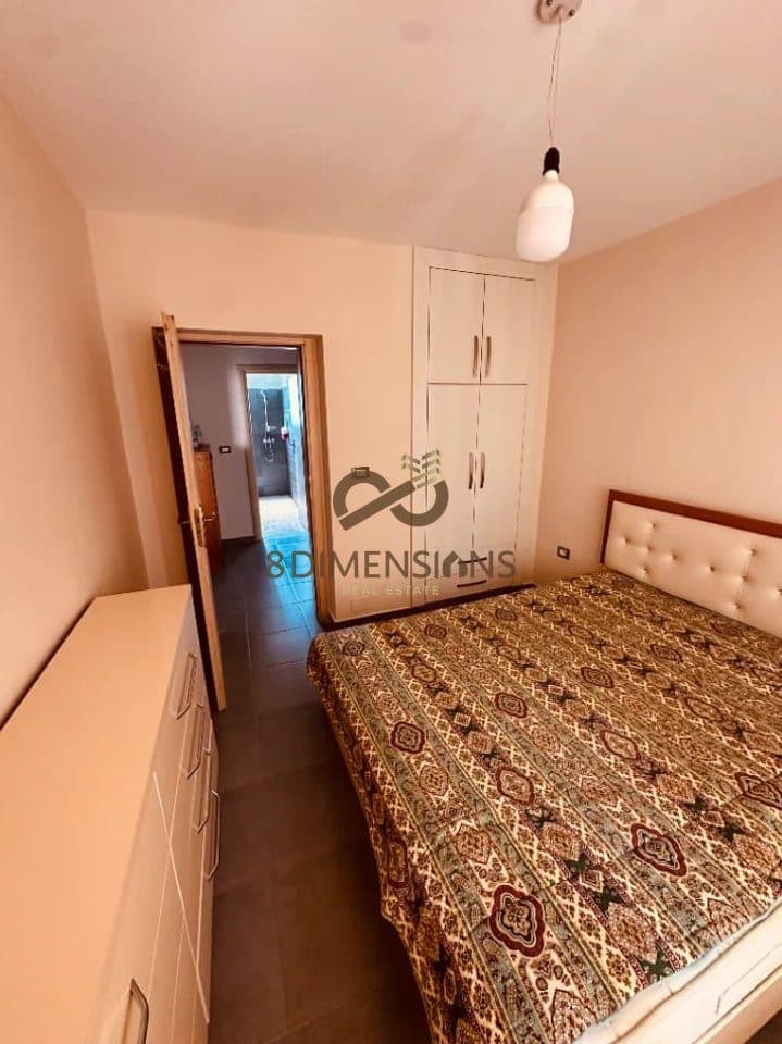 Jepet me qera Apartament 3+1 +2 +Tarrace me Pamje Panoramike tek Rruga e Dibres - Tirane (ID D8243A-25) 2