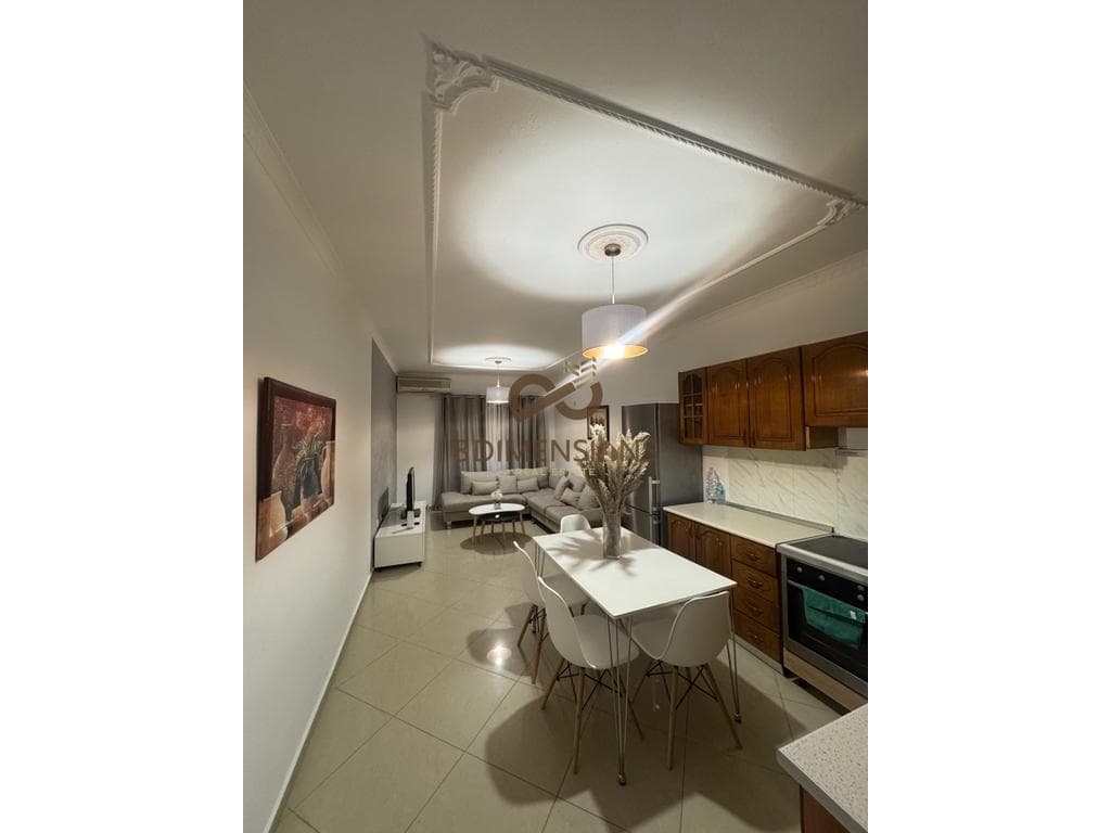 Apartament 1+1 me kuzhine me vete me qera tek Rruga e Dibres, prane Medresese - Tirane (ID D8241Z8)