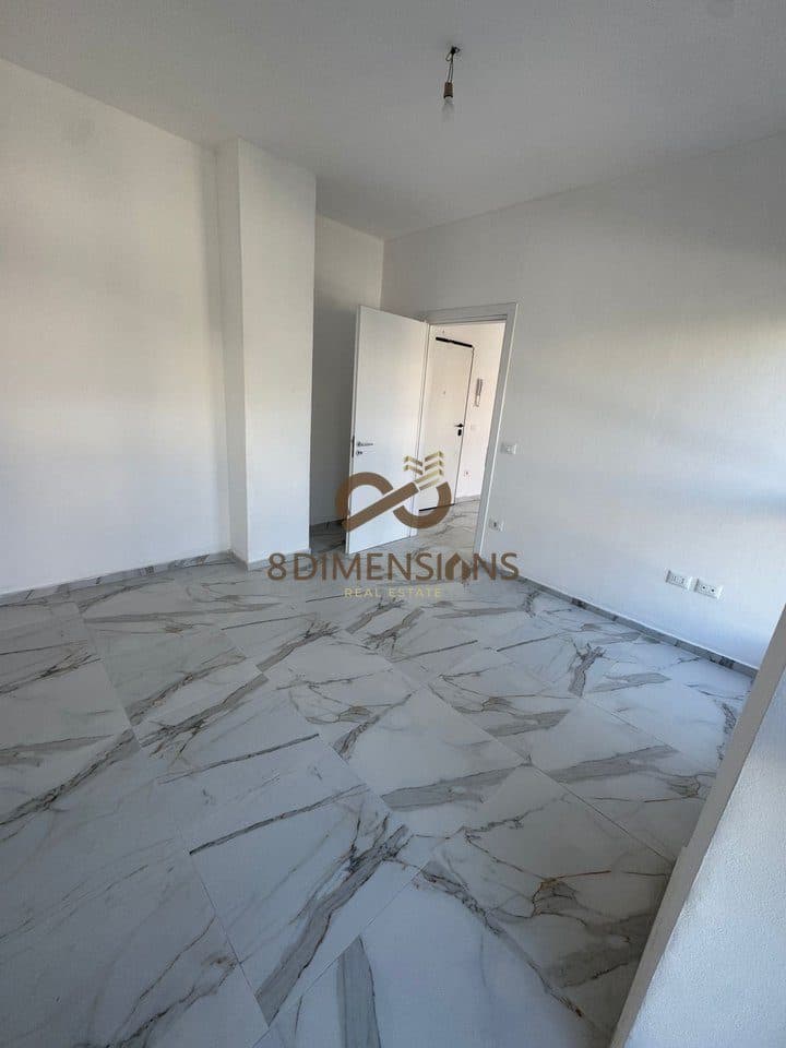 Jepet me qera Ambjent Zyre , ne Laprake te Kompleks Aura (D828A-29) 3